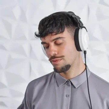 Rode NTH-100 Professional Closed-Back Over-Ear Headphones