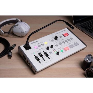 Roland VR-1HD AV Streaming Mixer 3 Input HDMI , 2 Mic + 1 Line
