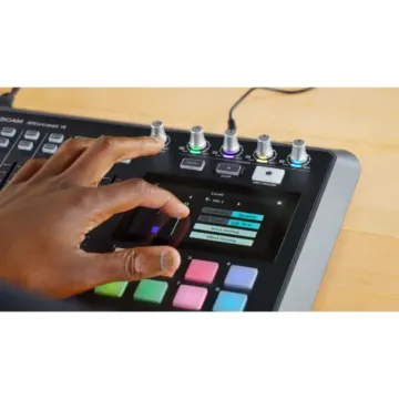 Tascam Mixcast 4 Podcast Station with Built-In Recorder / USB Audio Interface