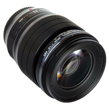 Olympus M.Zuiko Digital ED 25mm f/1.2 PRO