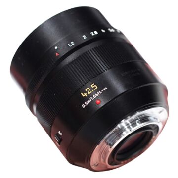 Panasonic Leica DG Nocticron 42.5mm f/1.2 ASPH