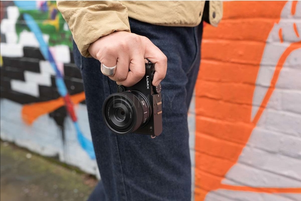 Panasonic Lumix S 40mm f/2 Lens (S-S40) by  in  - EC MALL