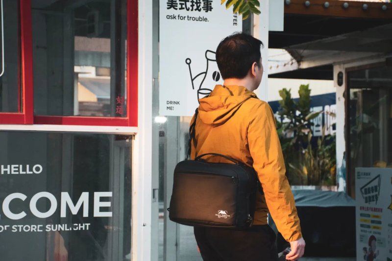 Summit Creative Tenzing Shoulder Bag 7L by  in  - EC MALL