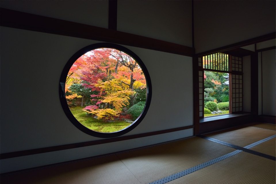 Nikon AF-S NIKKOR 18-35mm f/3.5-4.5G ED by  in  - EC MALL