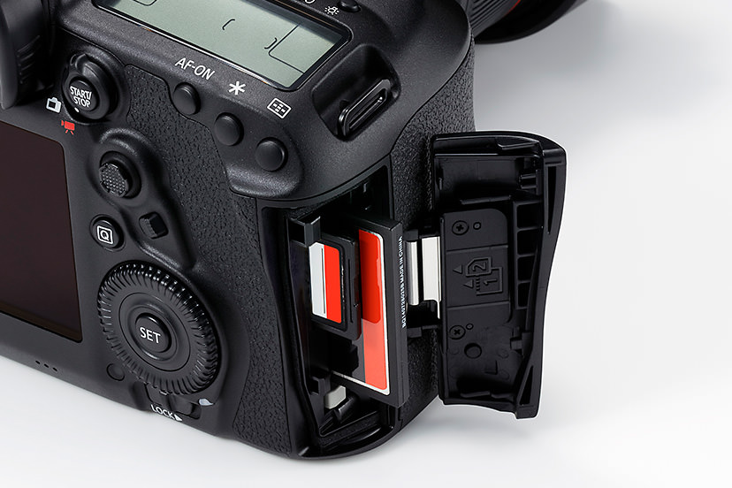 Canon EOS 5D Mark IV by  in  - EC MALL