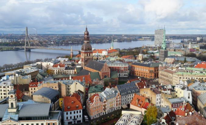 Sony E 18-135mm f/3.5-5.6 OSS by  in  - EC MALL