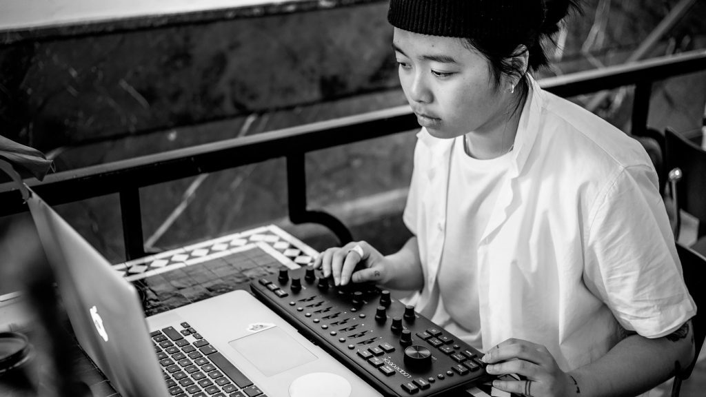 Loupedeck+ อุปกรณ์สำหรับแต่งภาพ by in - EC MALL