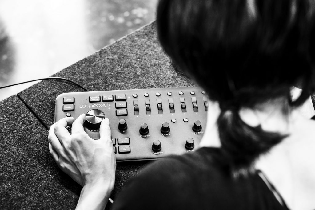 Loupedeck+ อุปกรณ์สำหรับแต่งภาพ by  in  - EC MALL