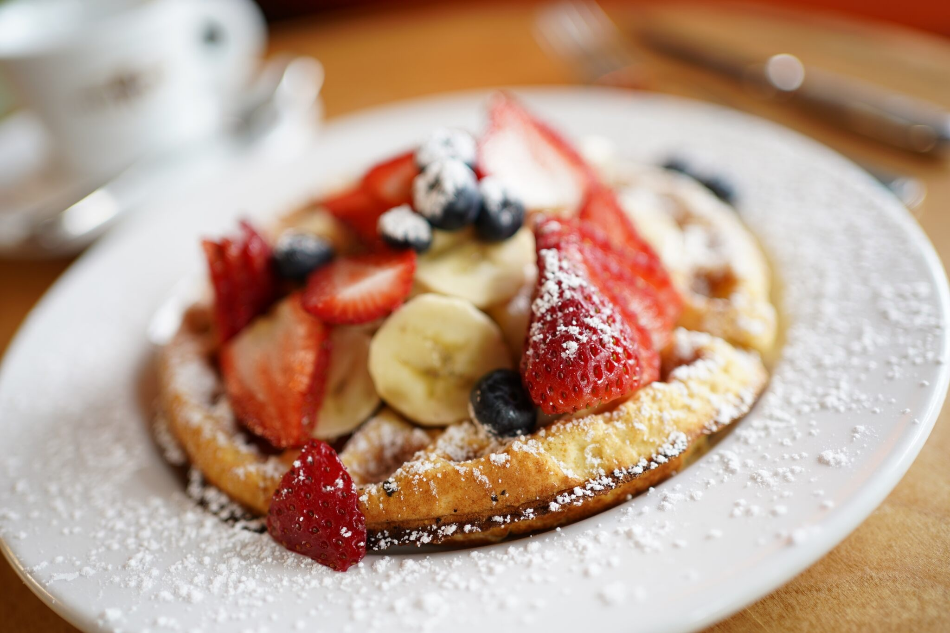 Sony FE 35mm f/1.8 Lens by  in  - EC MALL