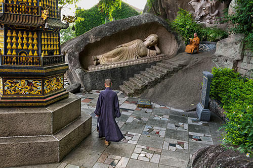 Leica SL2 Mirrorless Digital Camera (10856) by  in  - EC MALL