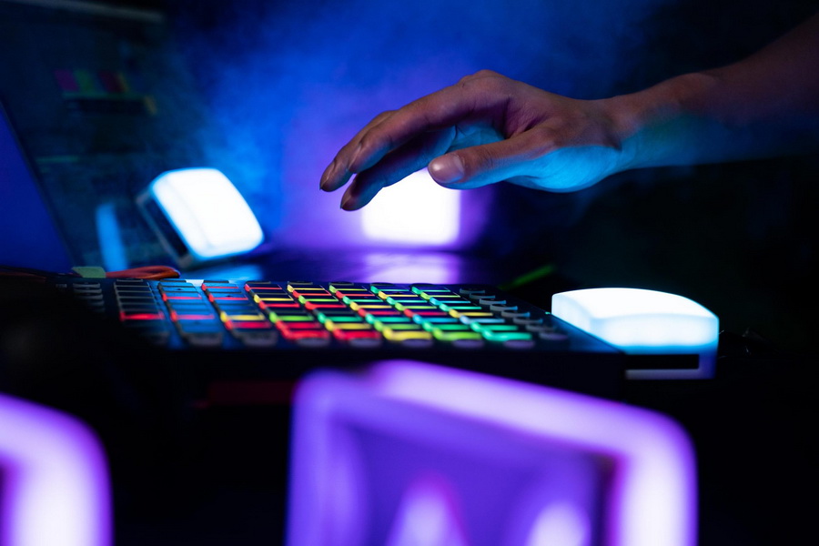 Aputure AMARAN AL-MC RGBWW LED Light by  in  - EC MALL