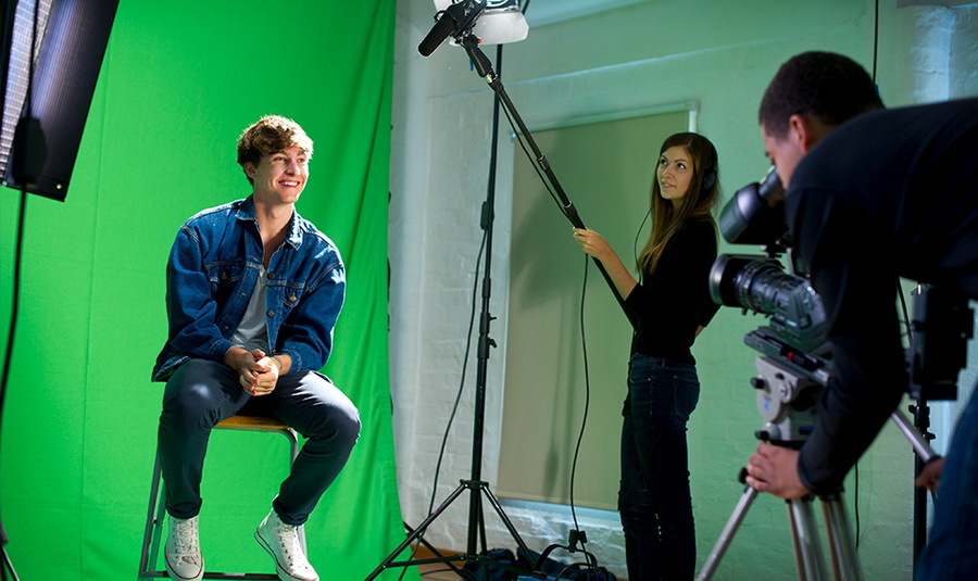 Roland V-60HD Multi-Format 4 HDSDI , 2 HDMI , With Tally Interface by  in  - EC MALL