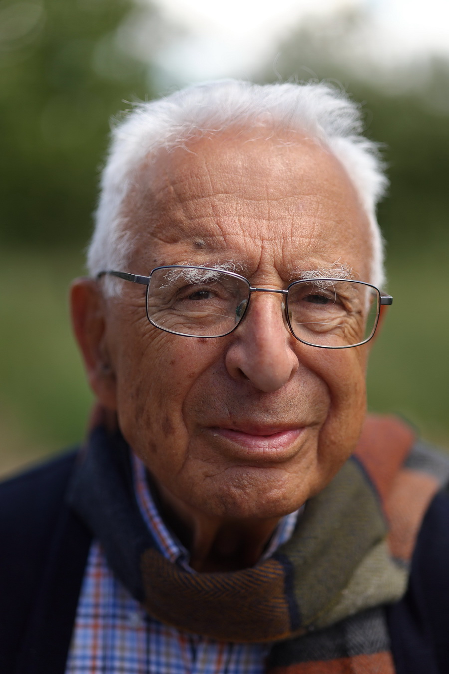 Canon RF 85mm f/2 Macro IS STM Lens by  in  - EC MALL