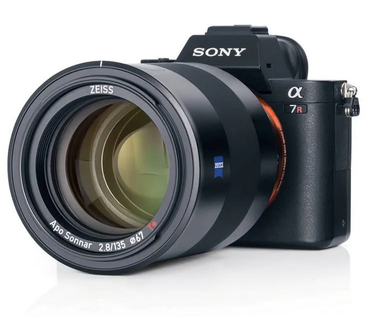 ZEISS Batis 135mm f/2.8 Lens by  in  - EC MALL