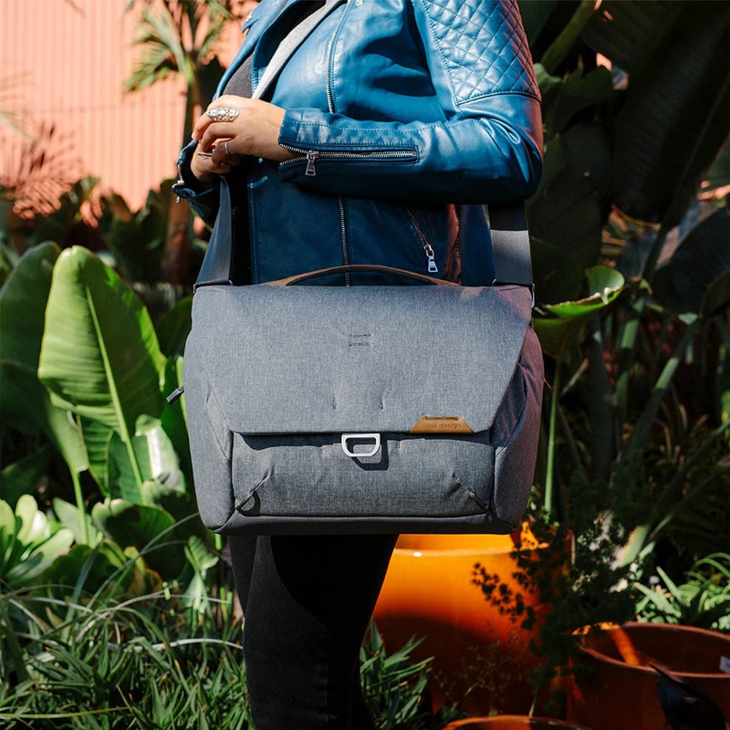 Peak Design Everyday Messenger V2 13L by  in  - EC MALL