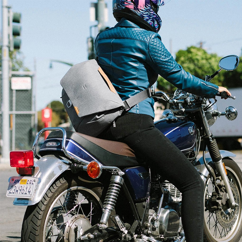 Peak Design Everyday Messenger V2 13L by  in  - EC MALL