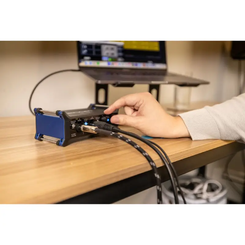 Zoom UAC-232 32-Bit  2CH Audio Interface by  in  - EC MALL