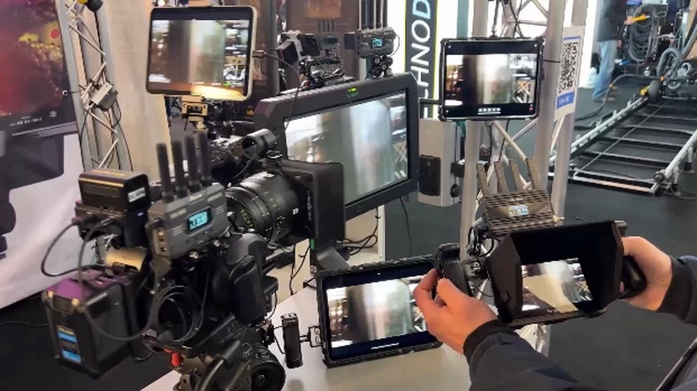 Accsoon Cineview Quad 2.4GHZ+5GHZ Dual-Band Transmission System ( Transmitter and Receiver ) by  in  - EC MALL