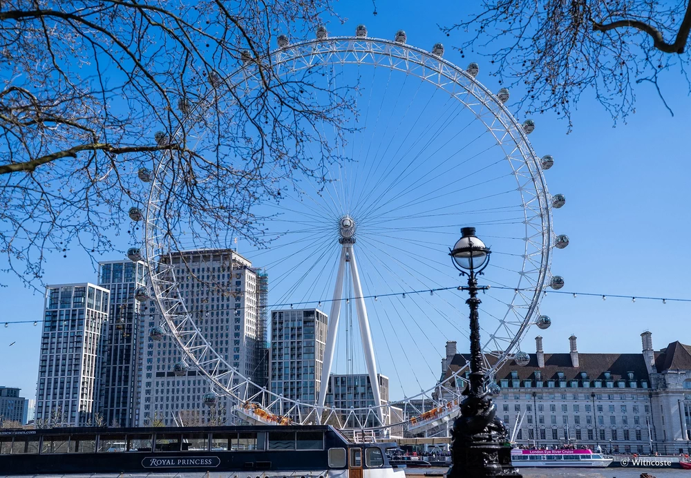 Samyang AF 35-150mm f/2-2.8 FE Lens by  in  - EC MALL