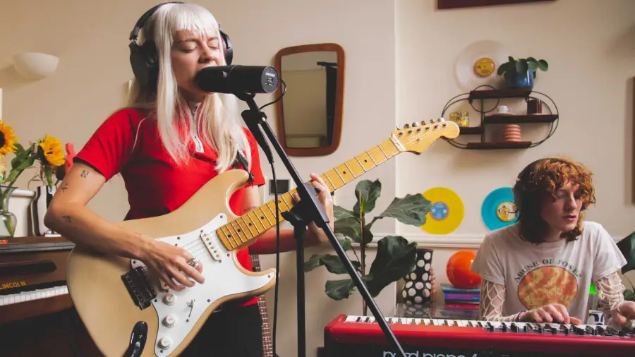 Focusrite Scarlett 4i4 (4th Gen) by  in  - EC MALL