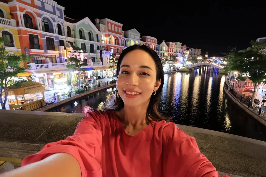 Canon RF-S 10-18mm f/4.5-6.3 IS STM Lens by  in  - EC MALL