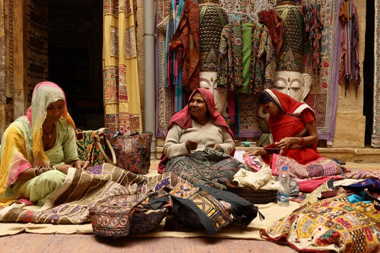 Canon RF 35mm f/1.4L VCM Lens by  in  - EC MALL