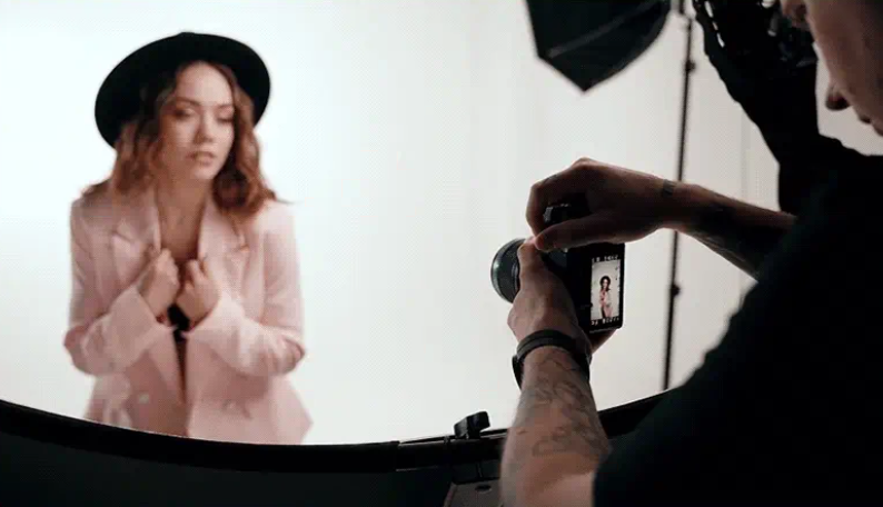 Sirui Sniper 75mm f/1.2 APCS Auto-Focus Lens by  in  - EC MALL