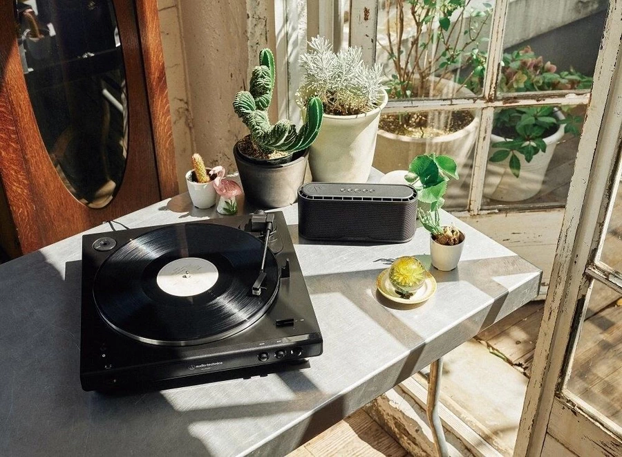 Audio Technica AT- LP60XBT เครื่องเล่นแผ่นเสียงไร้สายอัตโนมัติ by in - EC MALL