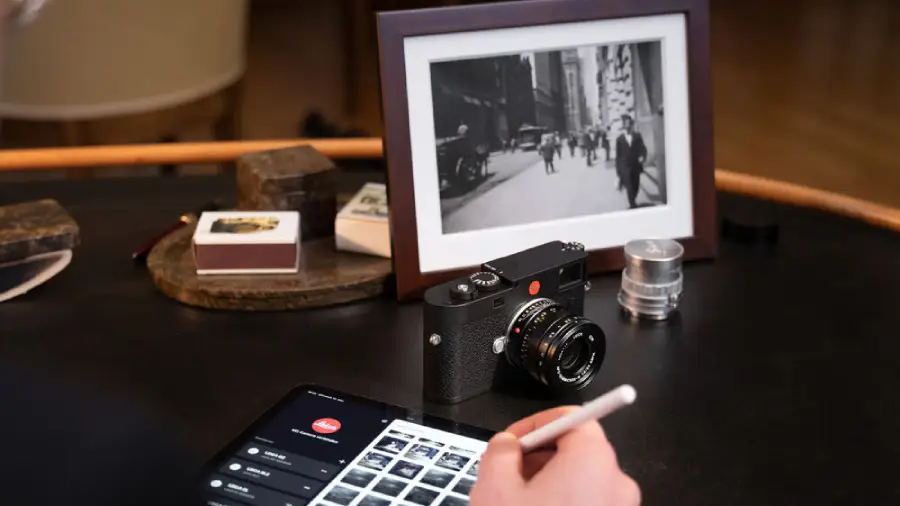 Leica M11 Rangefinder Camera (Glossy Black) by  in  - EC MALL