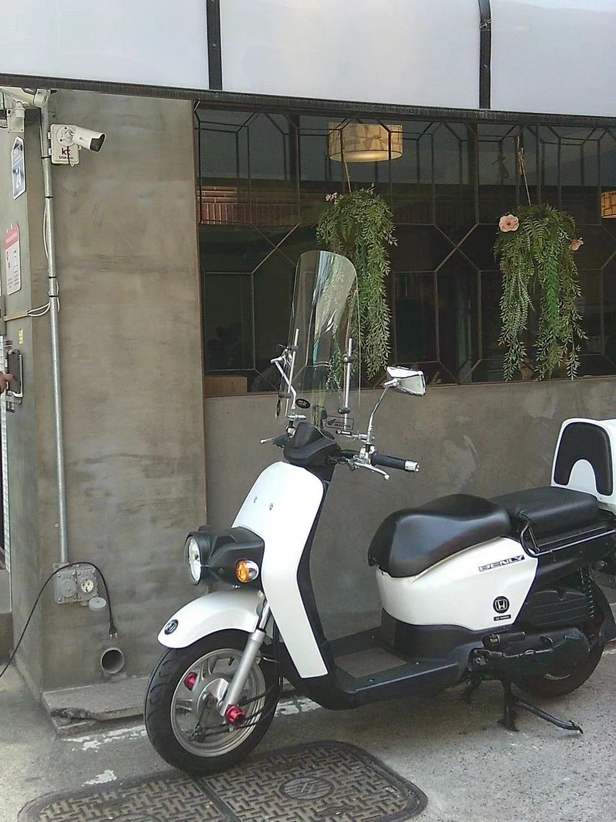 YASHICA Hello Kitty DZ-100 Digital Camera by  in  - EC MALL