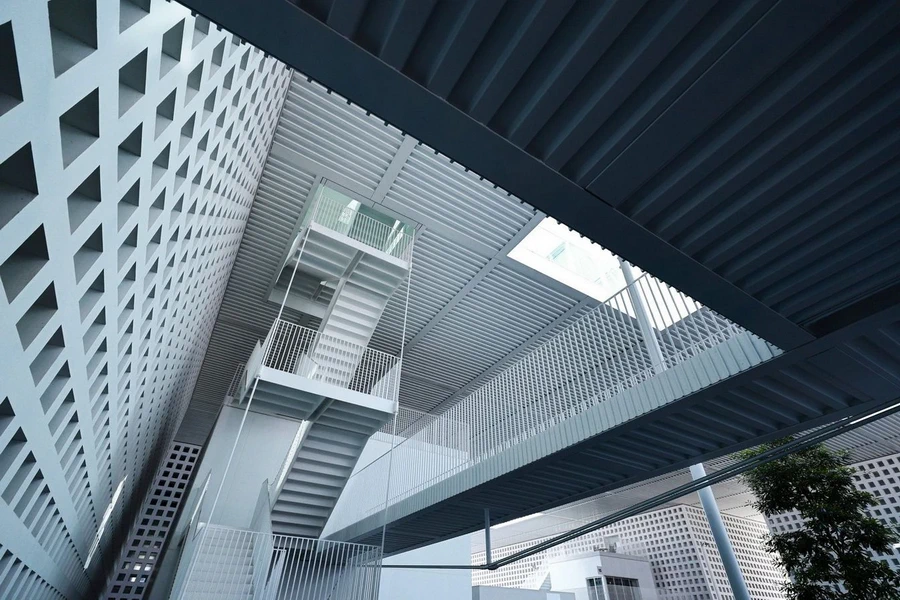 Canon RF 16-28mm f/2.8 IS STM Lens by in - EC MALL