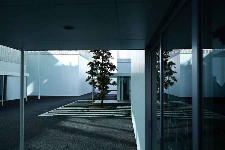 Canon RF 16-28mm f/2.8 IS STM Lens by in - EC MALL