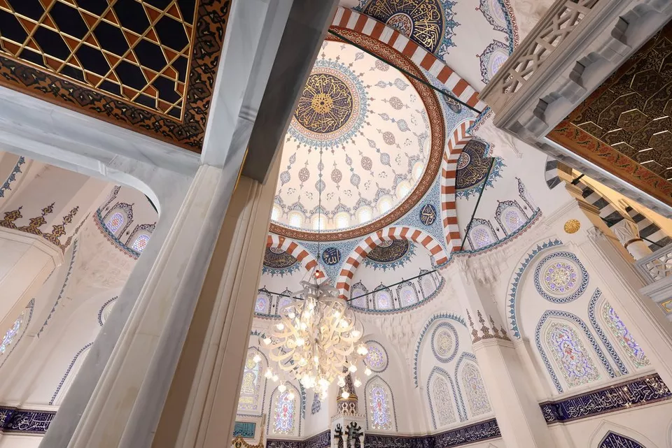 Canon RF 16-28mm f/2.8 IS STM Lens by  in  - EC MALL