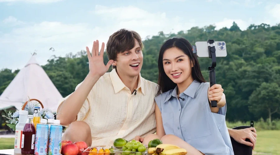 Hollyland Lark M2S Wireless Microphone by  in  - EC MALL