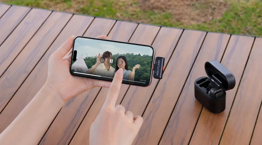 Hollyland Lark M2S Wireless Microphone by  in  - EC MALL