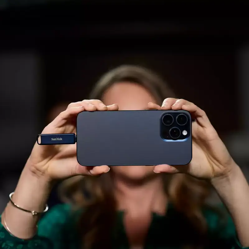 SanDisk Phone Drive for iPhone  Lightning and Type C USB3.2 Gen 1 by  in  - EC MALL