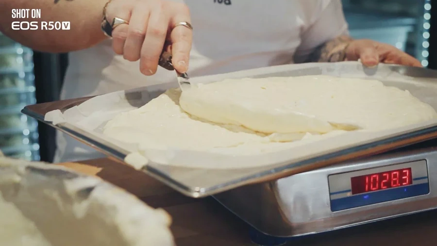 Canon EOS R50 V Mirrorless Camera R50V by  in  - EC MALL