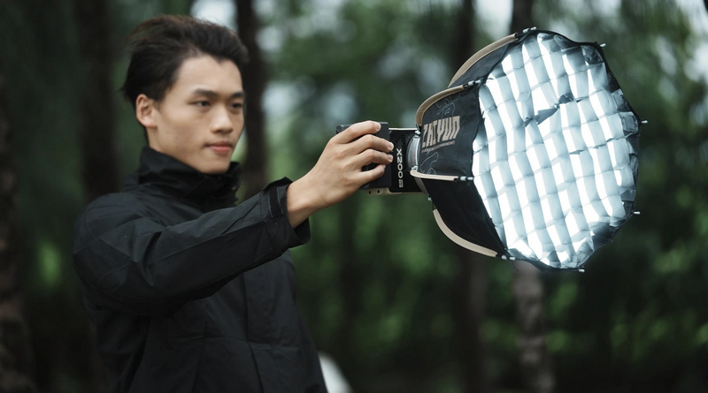 Zhiyun Molus X200 Bi-Color COB LED Light by  in  - EC MALL