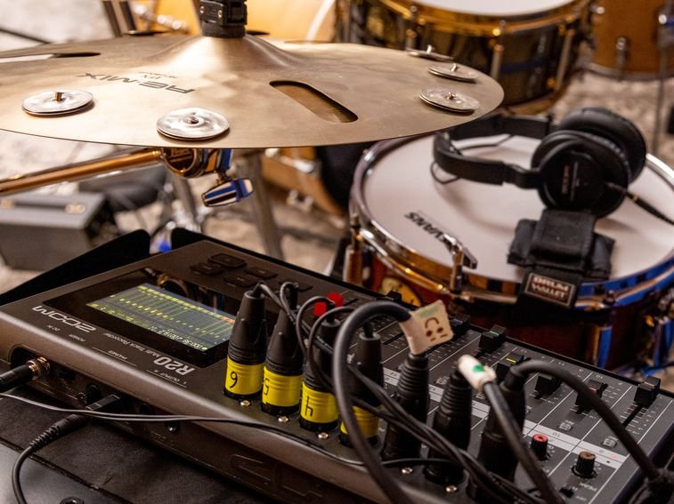 Zoom R20 Multi Track Recorder by  in  - EC MALL