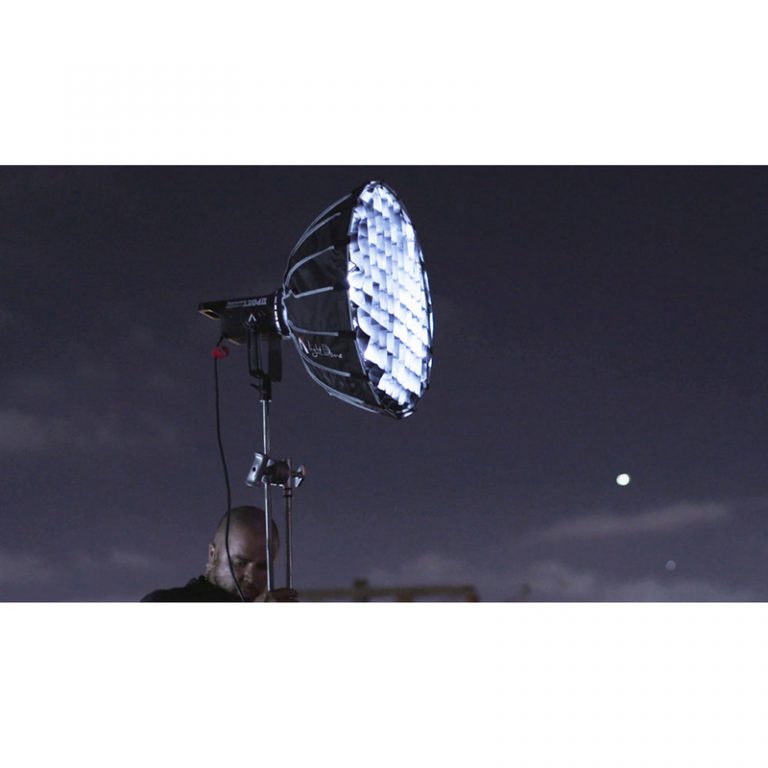Aputure Light Storm LS C120D II LED Light Kit with V-Mount Battery Plate - Image 10