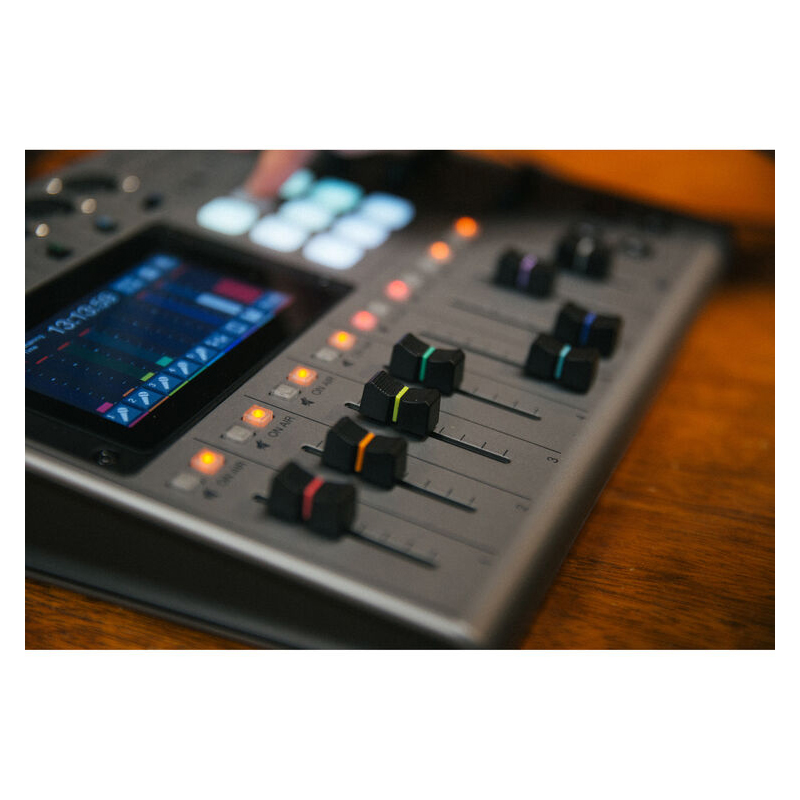 Zoom PodTrak P8 Portable Multitrack Podcast Recorder EC MALL อีซีมอลล์