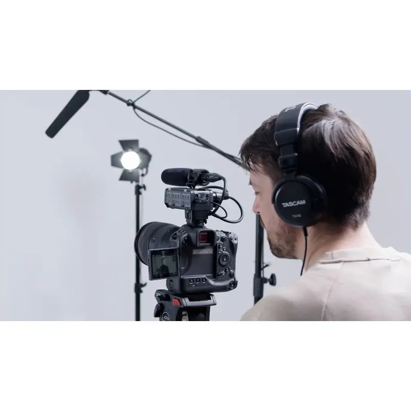Tascam CA-XLR2d XLR Microphone Adapter For Mirrorless Cameras-Description12