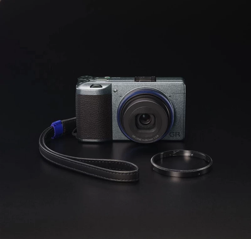Ricoh GR IIIx Urban Edition Special Limited Kit-Detail1