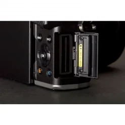 Olympus OM System OM-5 Mirrorless Camera-Detail6