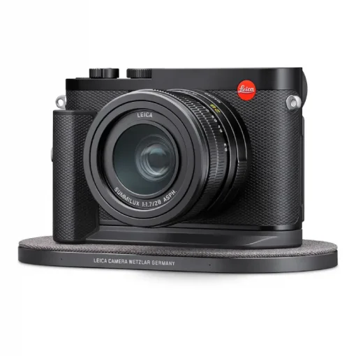 Leica Q3 Digital Camera-Detail10