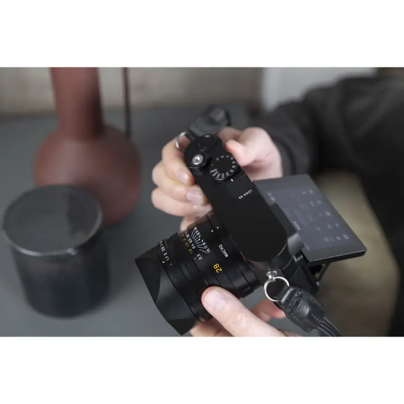 Leica Q3 Digital Camera-Detail16