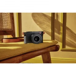 Leica Q3 Digital Camera-Detail20