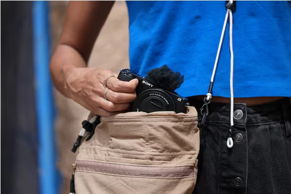 Sony ZV-E10 II Vlog Camera-Des20