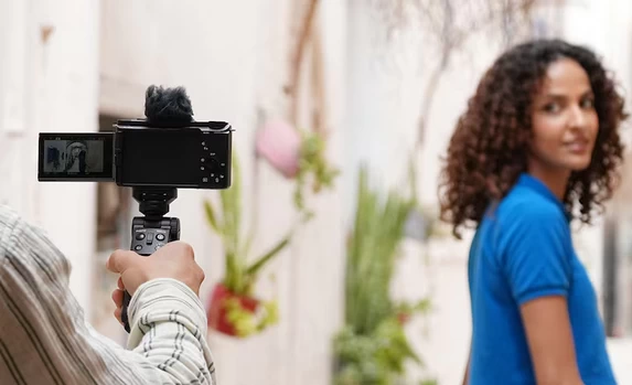Sony ZV-E10 II Vlog Camera-Des8