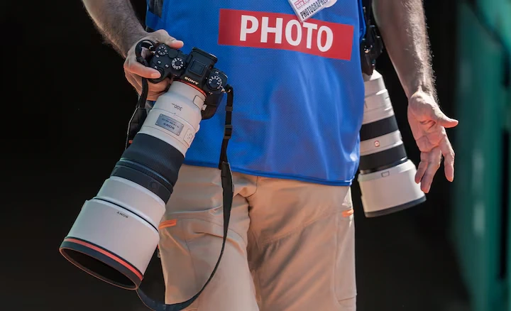 Sony FE 300mm f2.8 GM OSS-Des4